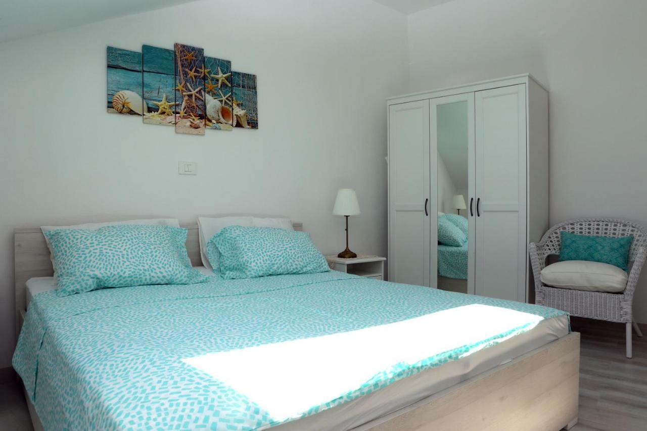 Sweet With Free Private Parking Apartmán Pula