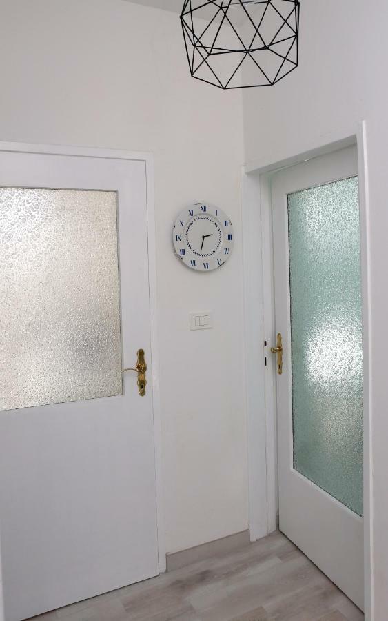 Sweet With Free Private Parking Apartment *
