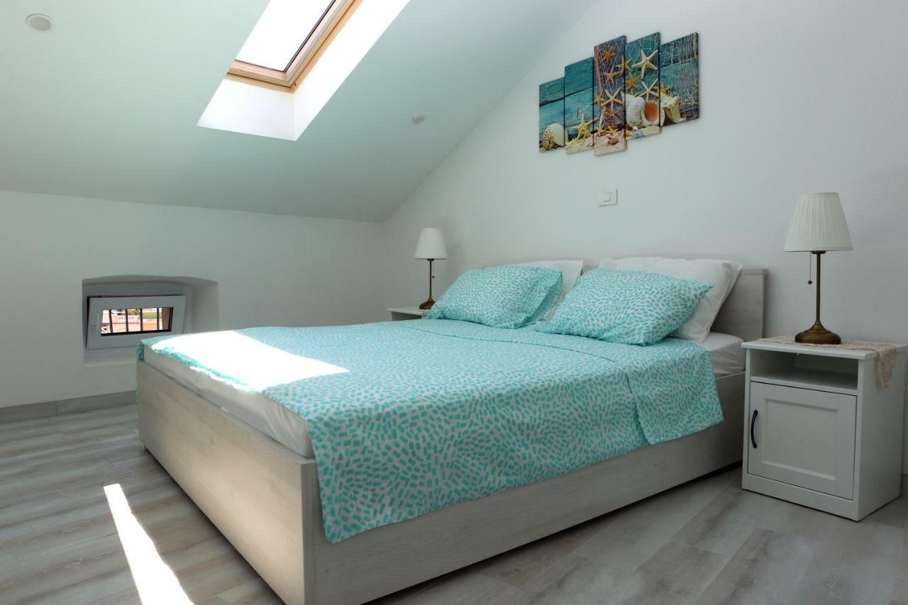 Sweet With Free Private Parking Apartment *