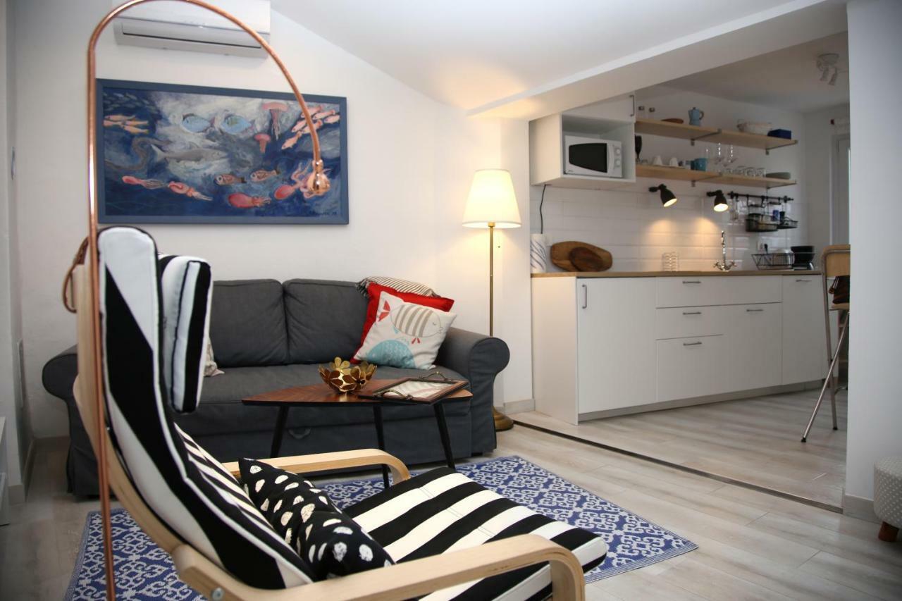 Sweet With Free Private Parking Apartmán