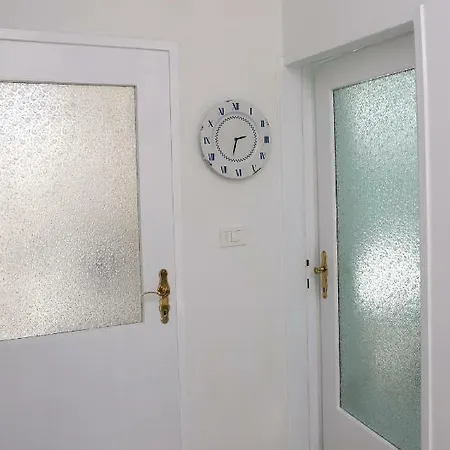 Sweet Suite With Free Private Parking Pula Exterior photo