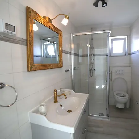 Sweet Suite With Free Private Parking Pula Exterior photo