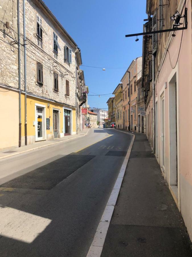 Sweet With Free Private Parking Appartamento Pola